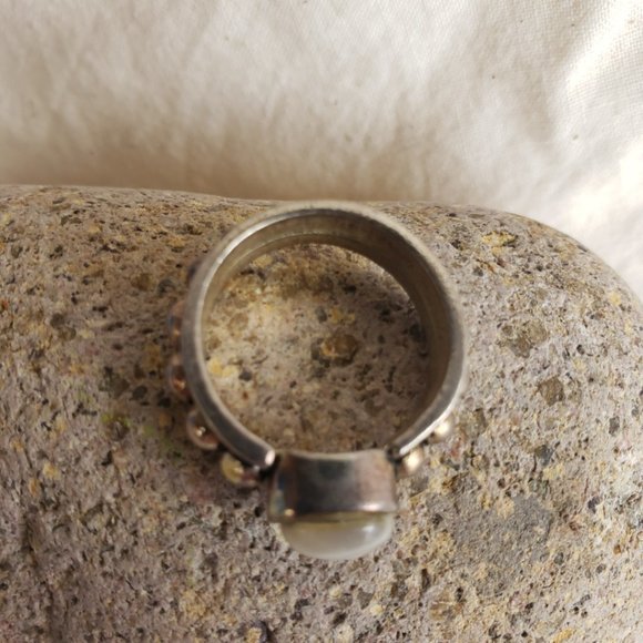 Clouded White Glass Cabochon Ring Size 7.5 Hippy Southwestern Silver Toned - Picture 6 of 12